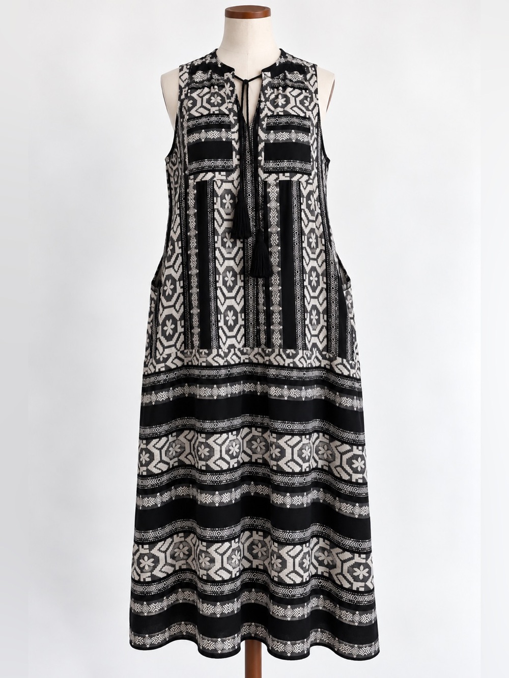 Elan XL 100% Cotton Black & White Boho Maxi Dress with Pockets